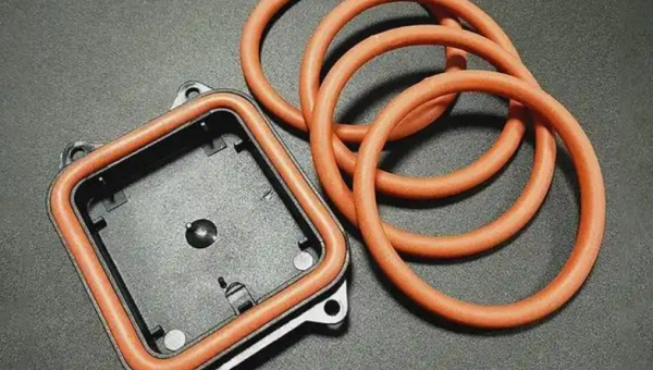 硅胶胶水，硅胶密封圈粘接用哪种胶水不发硬？