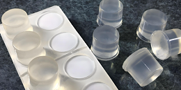 透明硅胶脚垫背胶为什么要用处理剂?汇瑞胶粘为您解答