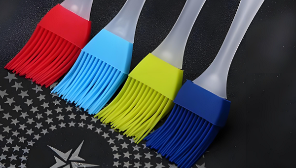 硅胶粘PP，HR-326-4硅胶包PP专用热硫化胶水轻松搞定硅胶与PP材料粘接。