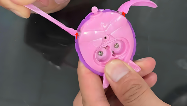 硅胶粘接，HR-420快干胶，硅胶玩具小面积粘接用HR-420快干胶强度高低白化